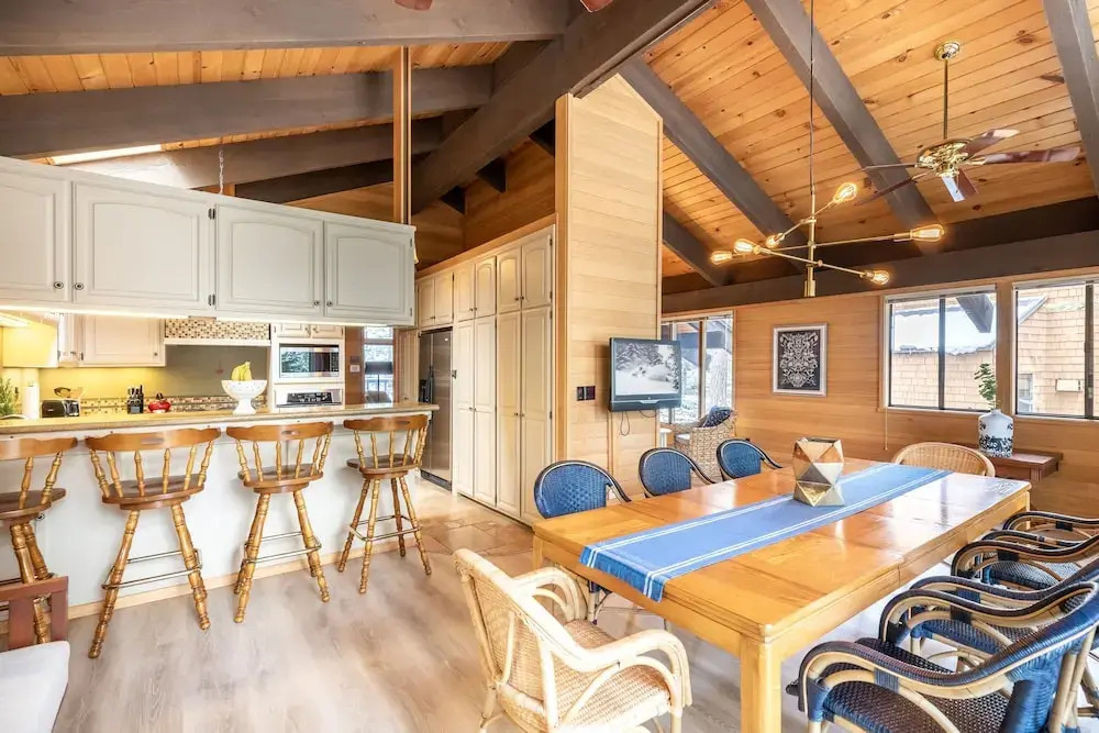 Beautiful 3-Bedroom Contemporary Mountain Home in Northstar by RedAwning Save 10% on 3 Nights, 15% on 5 Nights!