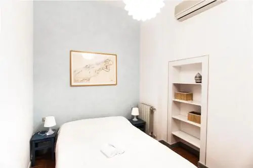 Riverside Apartment in Florence