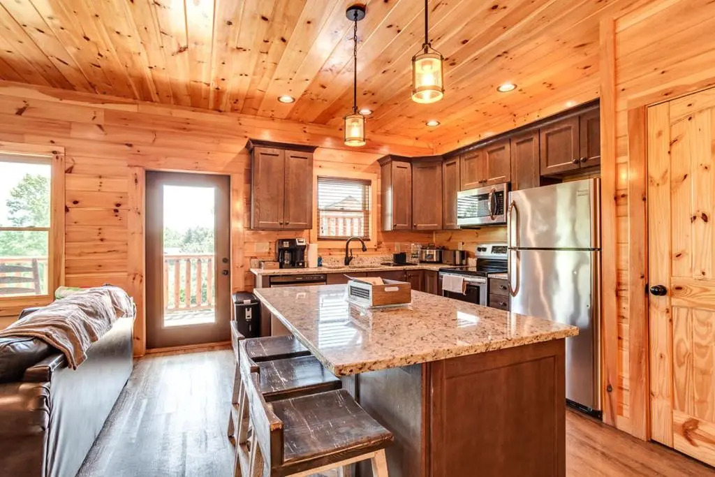 4 Bedroom Cabin for 14