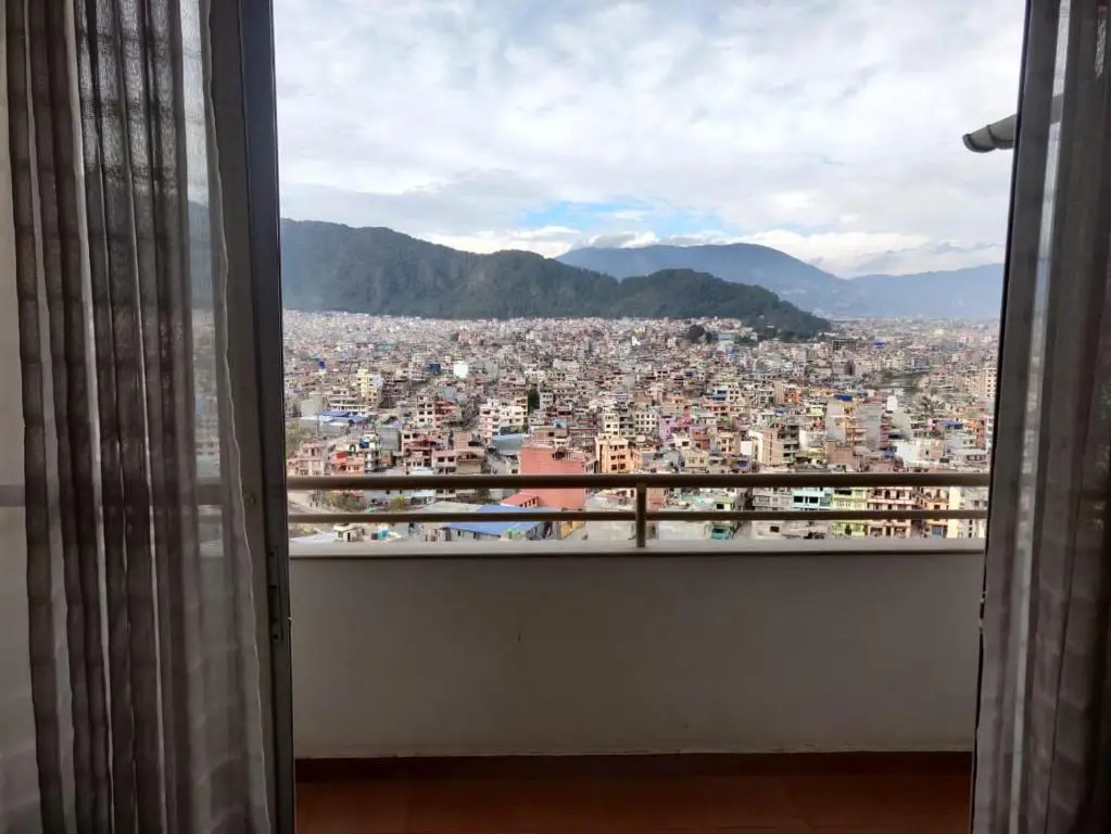 Apartment 7D,Retreat