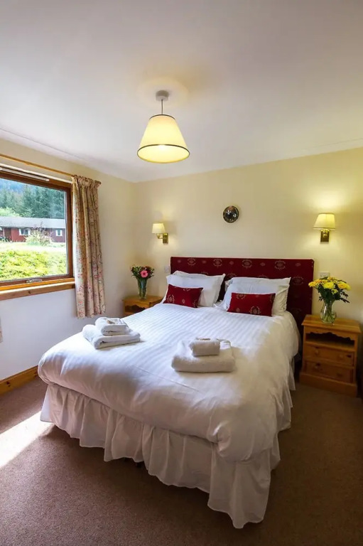 Kingfisher Lodge with sensational loch views