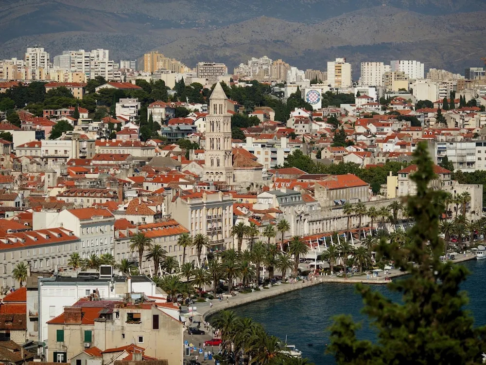 Enticing Holiday Home In Split Near Sea Beach