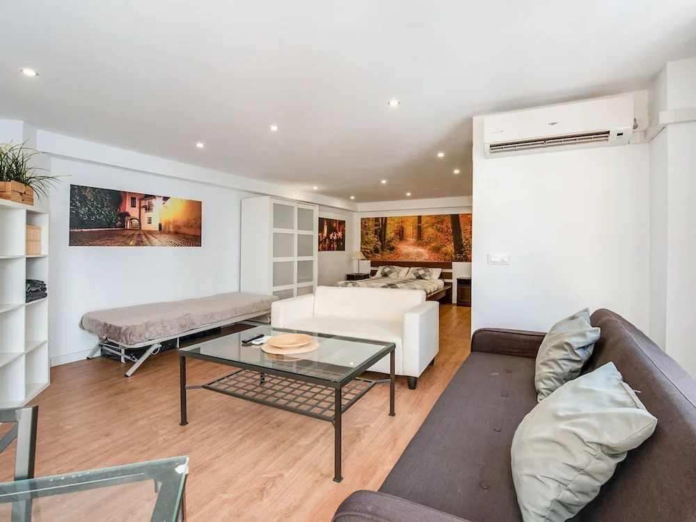 Radiant Holiday Home in Seville near River
