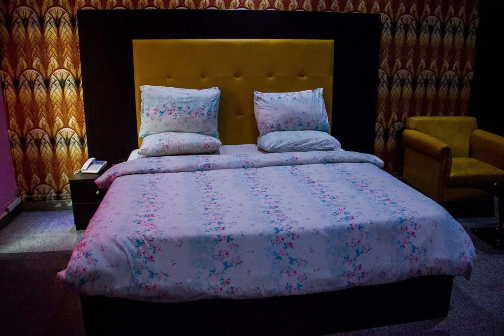 Hotel Paris Suites