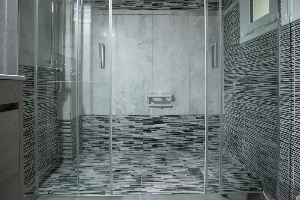 Luxurious 4 Bdrm 3Bath Apt 1- Athens