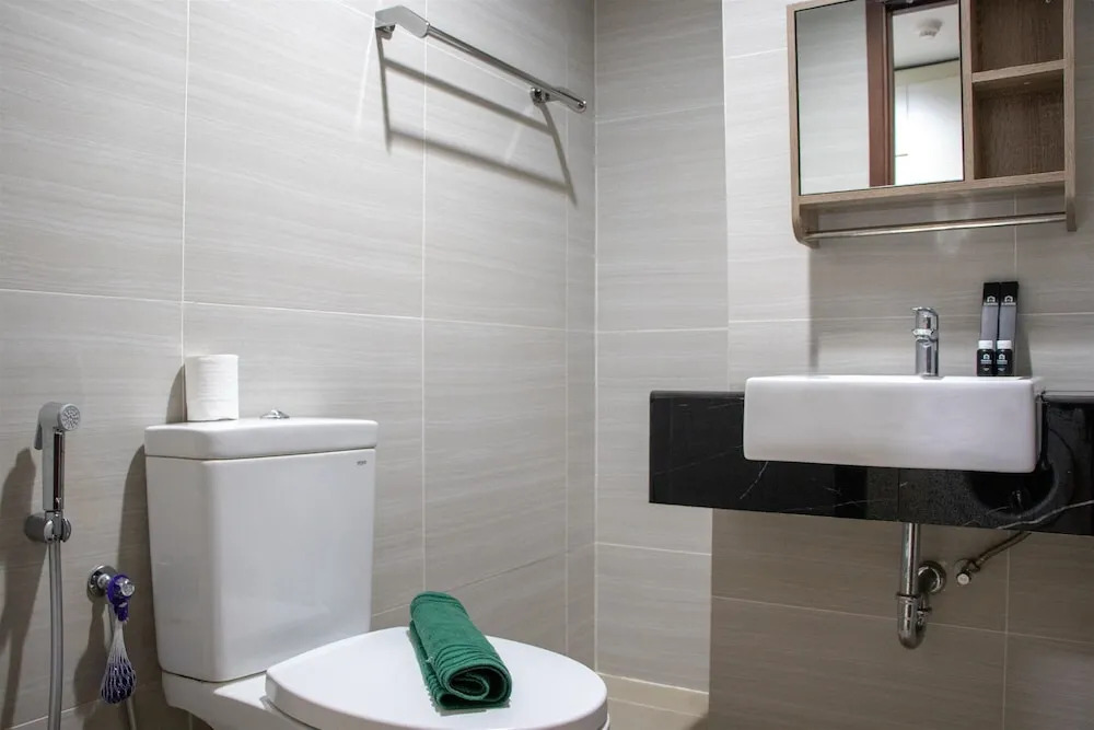Scenic and Comfortable Studio at West Vista Apartment By Travelio