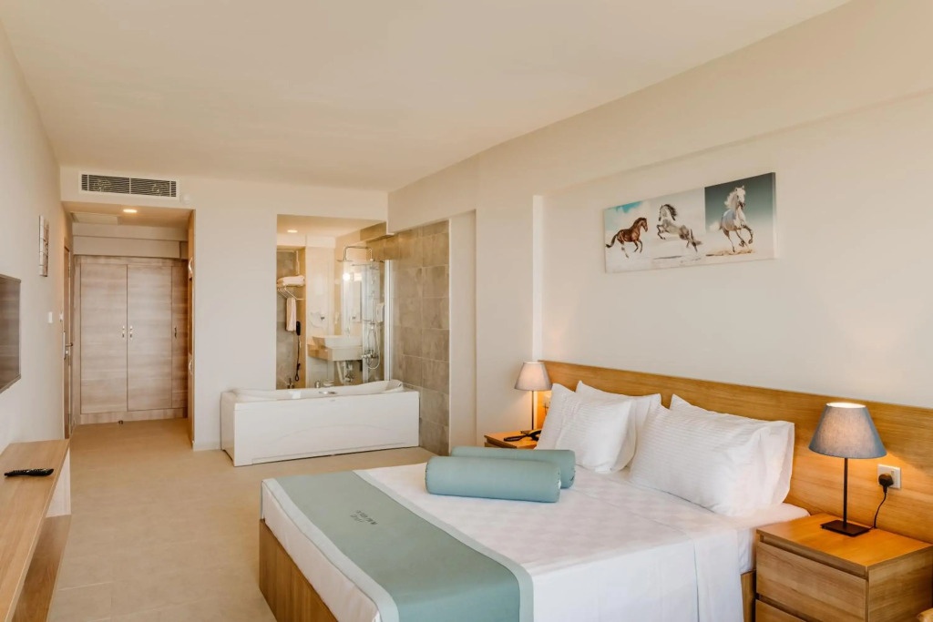 Olivia Palm Hotel