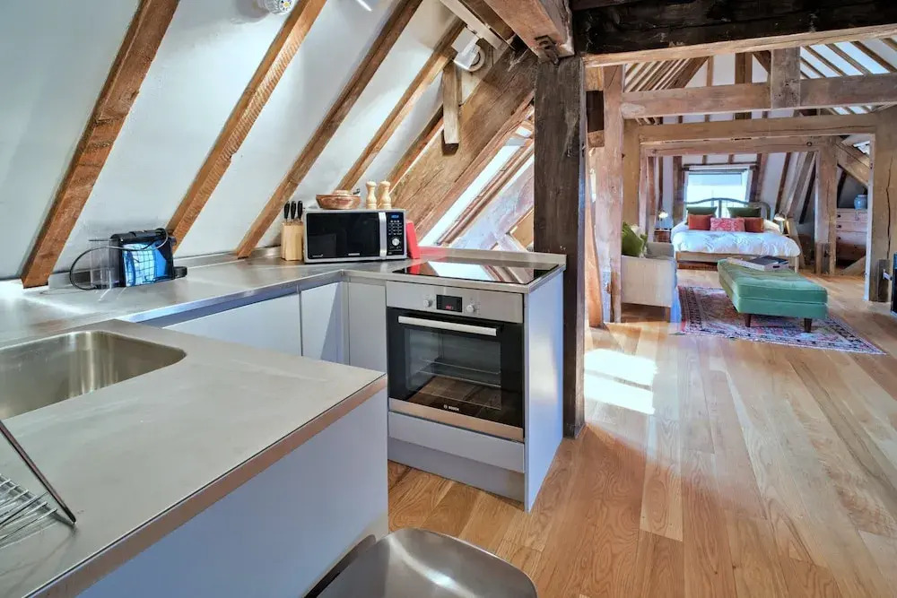 Apartment in Brackley Town Hall Charm