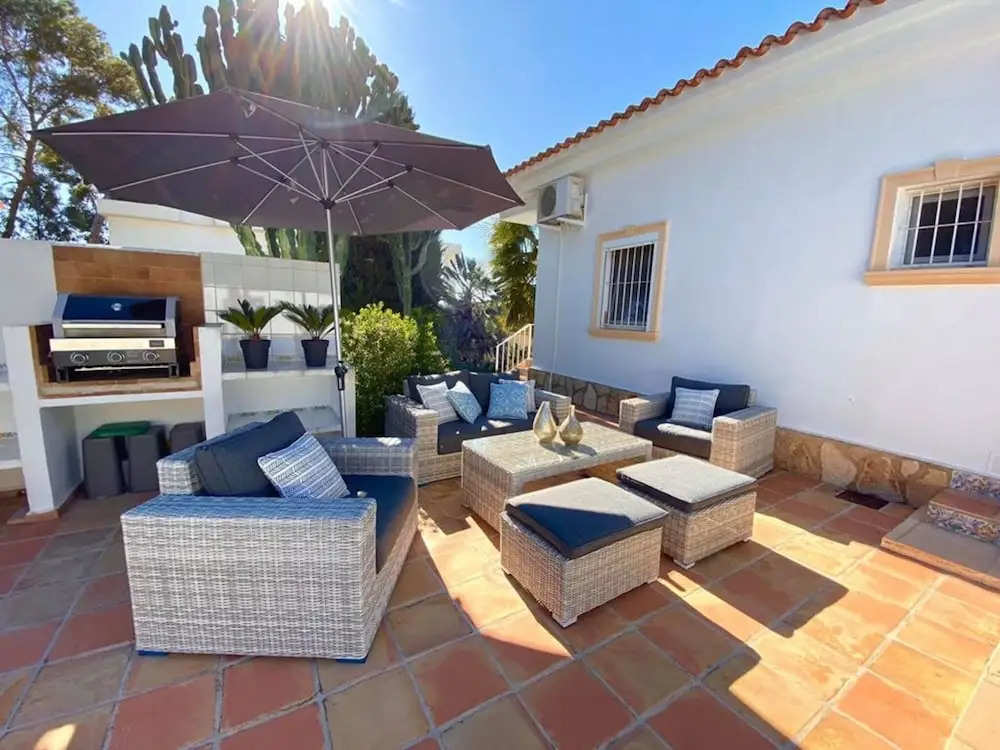 Charming Villa With Private Swimming Pool Near the Sea