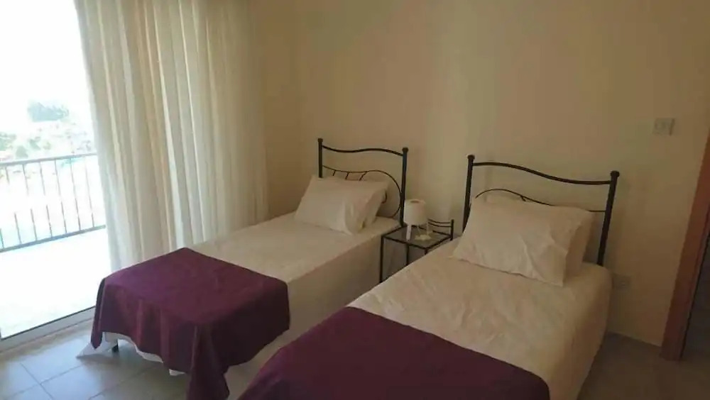 Sunrise Beach Club-sleeps 6-aircon-sea View