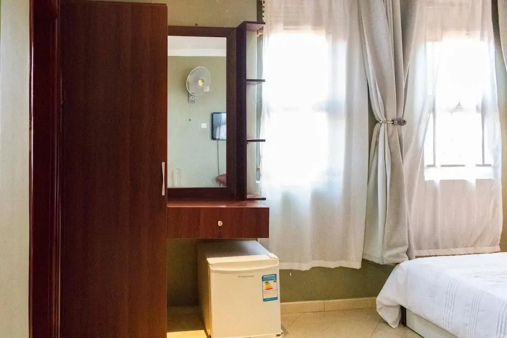Pavillion Hotel