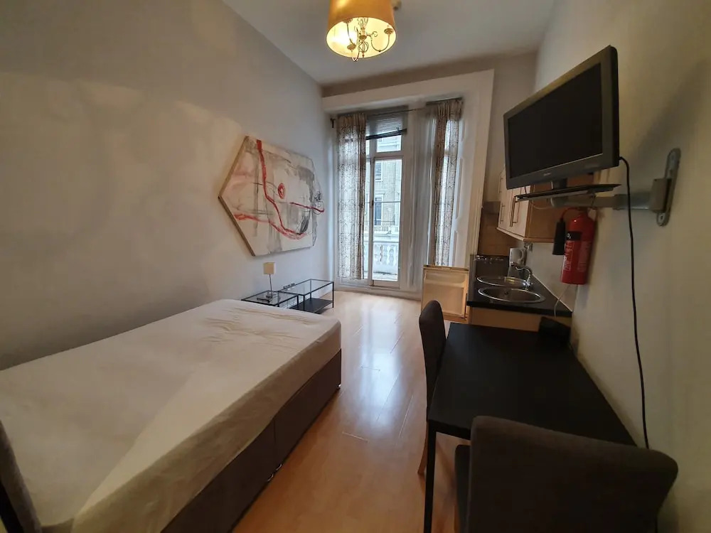 Studio Apartment in South Kensington 1