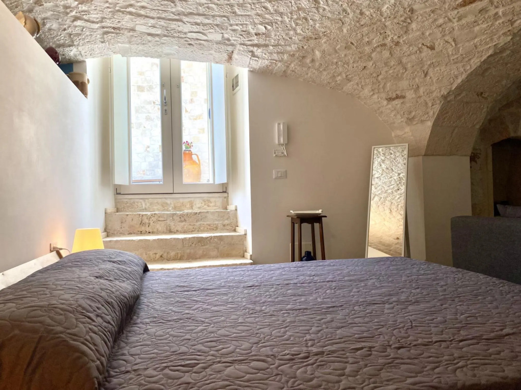 historic residence, surrounded by greenery, suitable for couples, relaxation guaranteed-Dimora Dalia