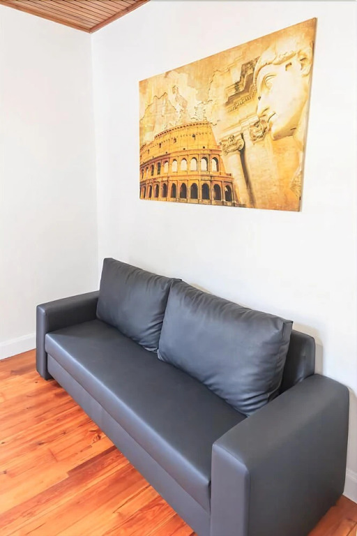 Divino's Hostel