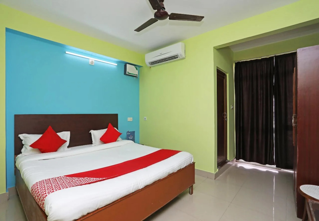 OYO 26496 Hotel Sands Bay