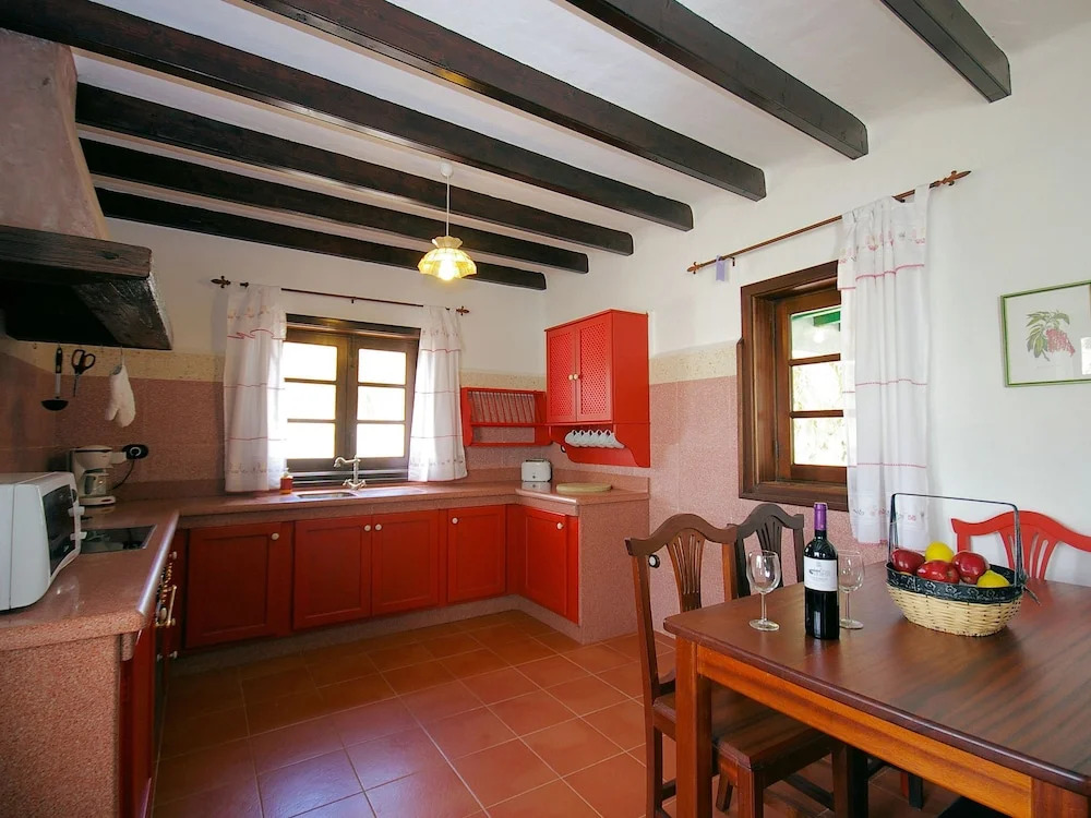 Spacious Villa in Haría With Swimming Pool