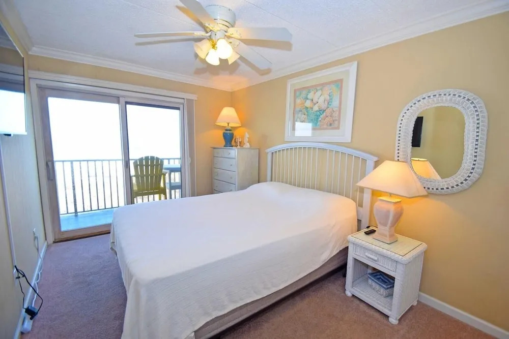 Bimini 106 2 Bedroom Condo by RedAwning