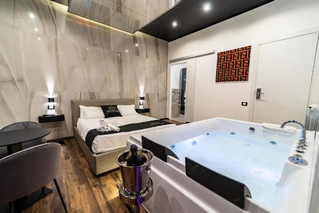 Maximum Suite & Spa
