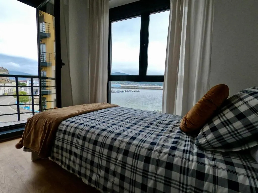 Apartamento con balcón y vistas al mar II