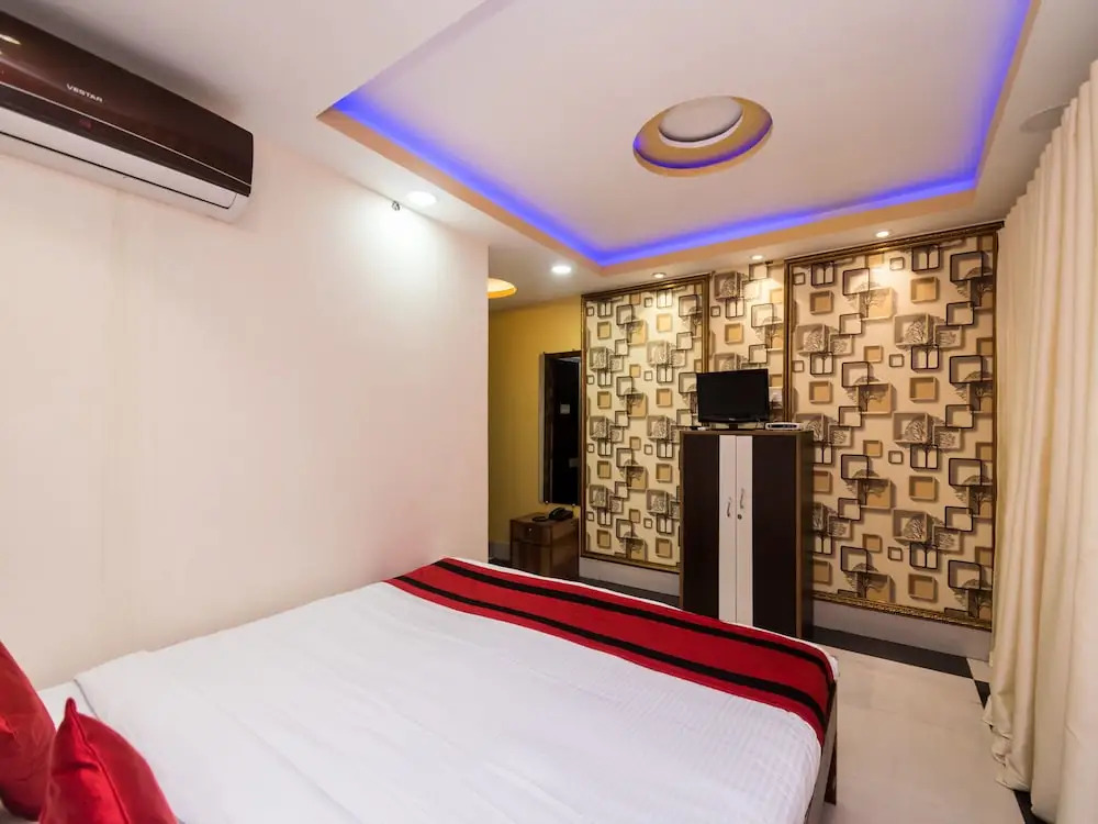 OYO 1865 Hotel Trivedi International