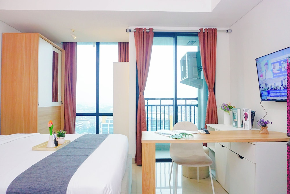 Relaxing Stay Studio At Apartment Lrt City Bekasi