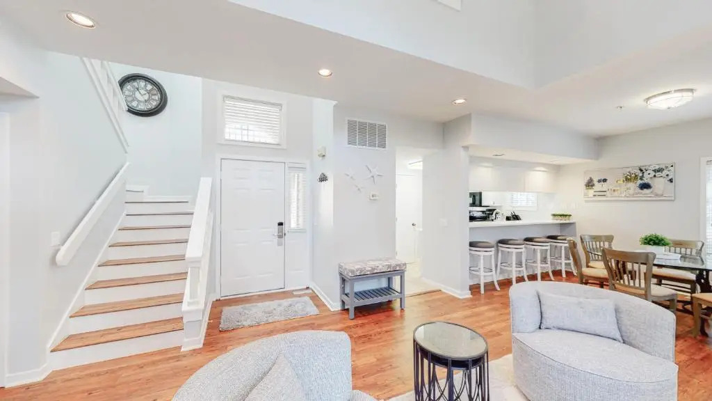 7611 Huntington Villas