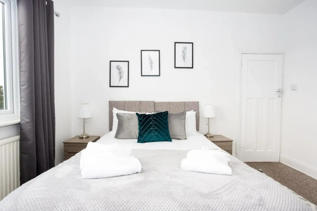 The Woodgrange - 4-Bedroom Apartment