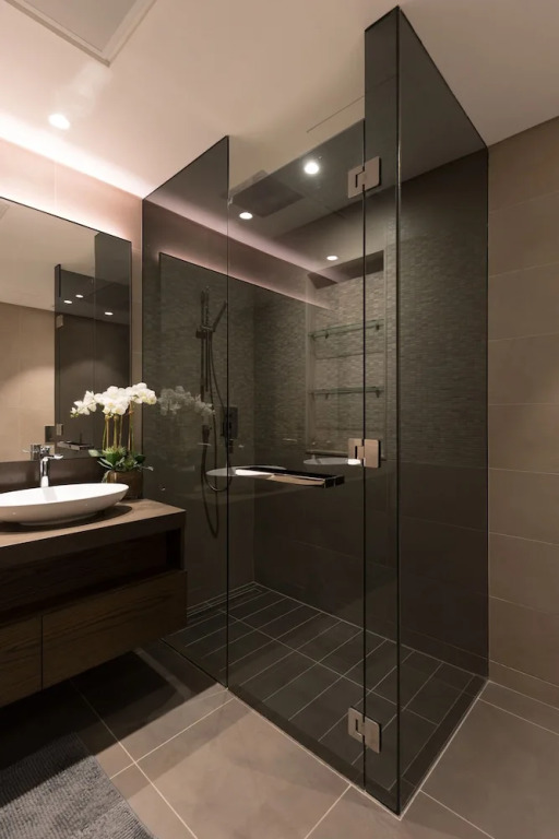 Sunny 2BR at Jumeirah Living Marina Gate