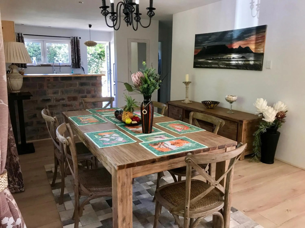 African Holiday home in Table View
