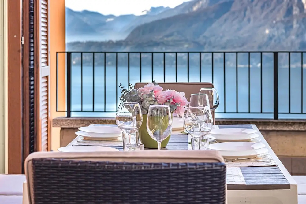 Sunny Varenna Apartment