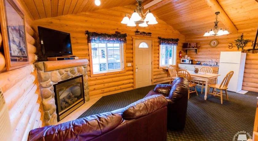Cabin Creek Inn
