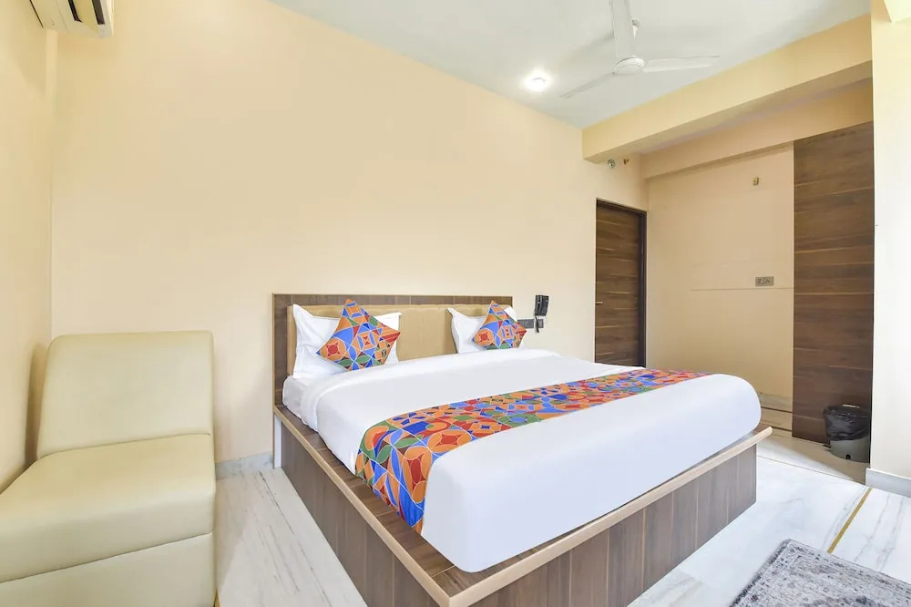 FabHotel Pearl Square