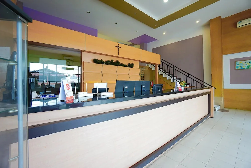 OYO 2515 D'karombasan Hotel