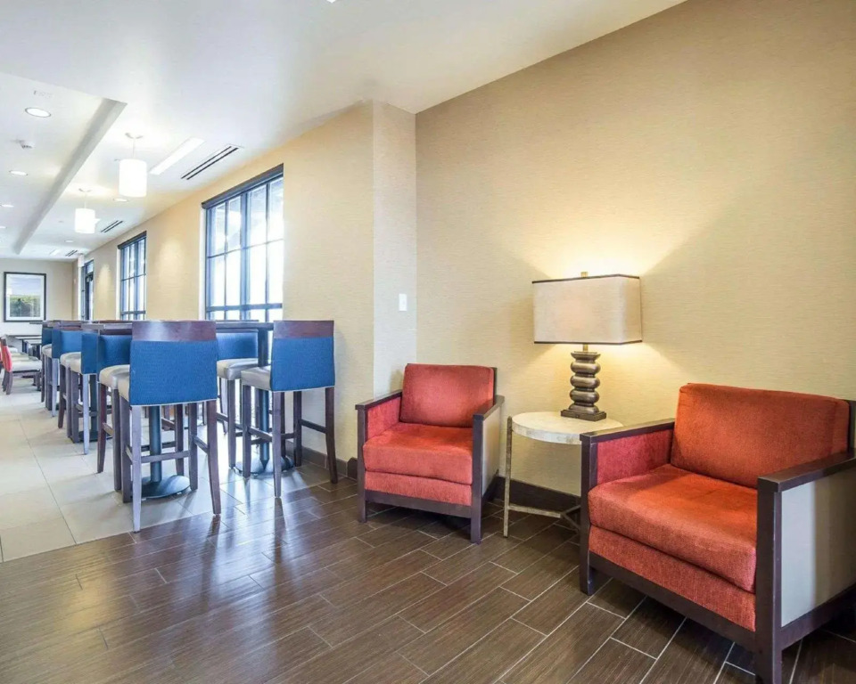 Comfort Suites Airport-University