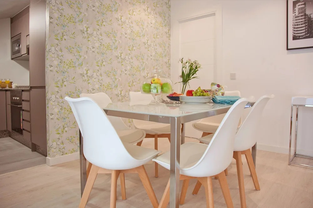 Feelathome Madrid Suites Apartments