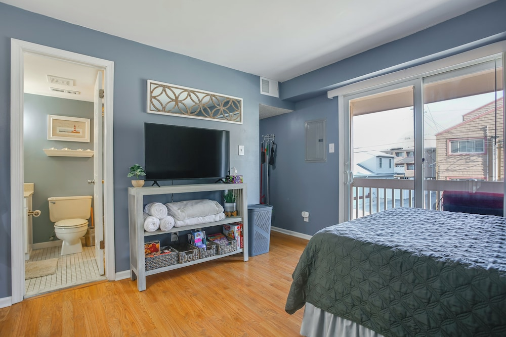 Steps to Brigantine Beach: New Jersey Beach Condo
