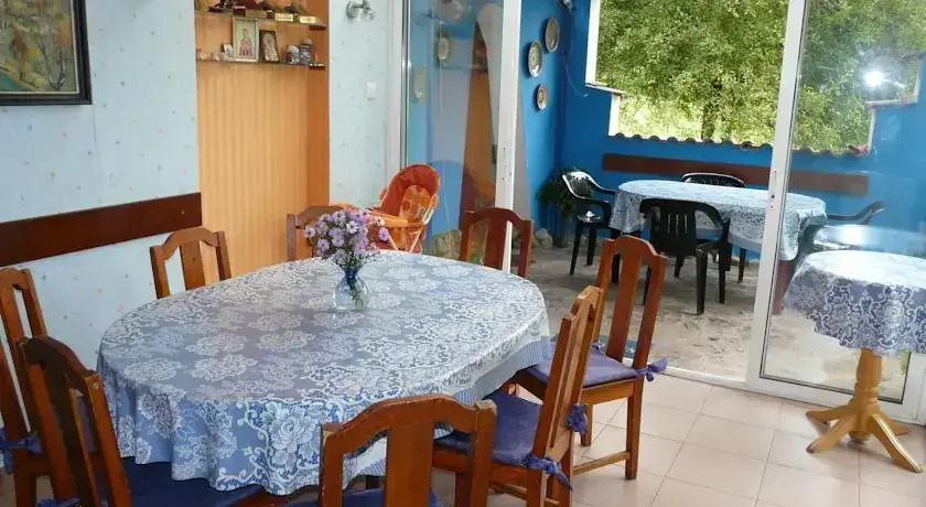 Villa Colour