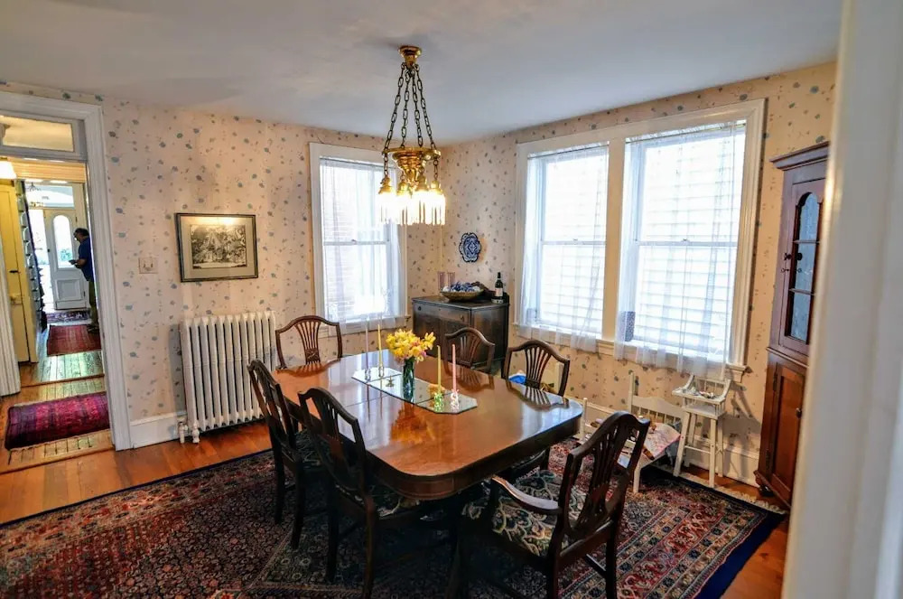 509 East Cap 5 Bedrooms 3 Bathrooms Home