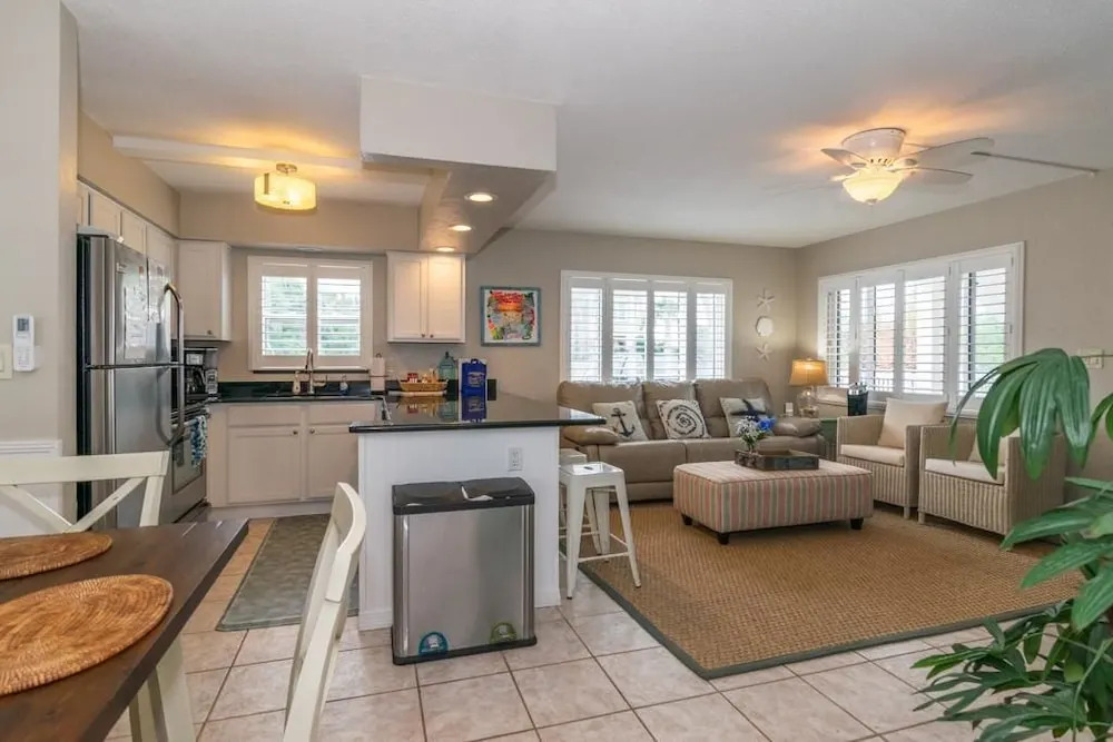 AM Beach Place Unit 3