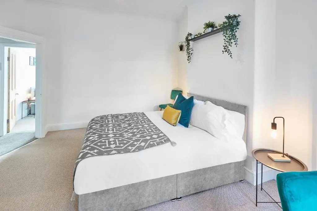 Host Stay Leven Locke