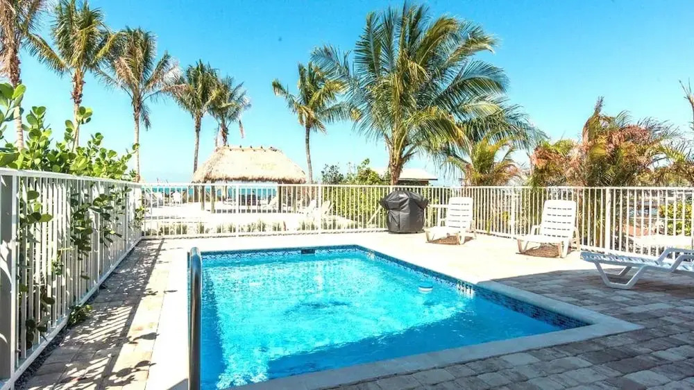 8 Waterfront 4 Bed 3 Bath Pool Home w Free Dock