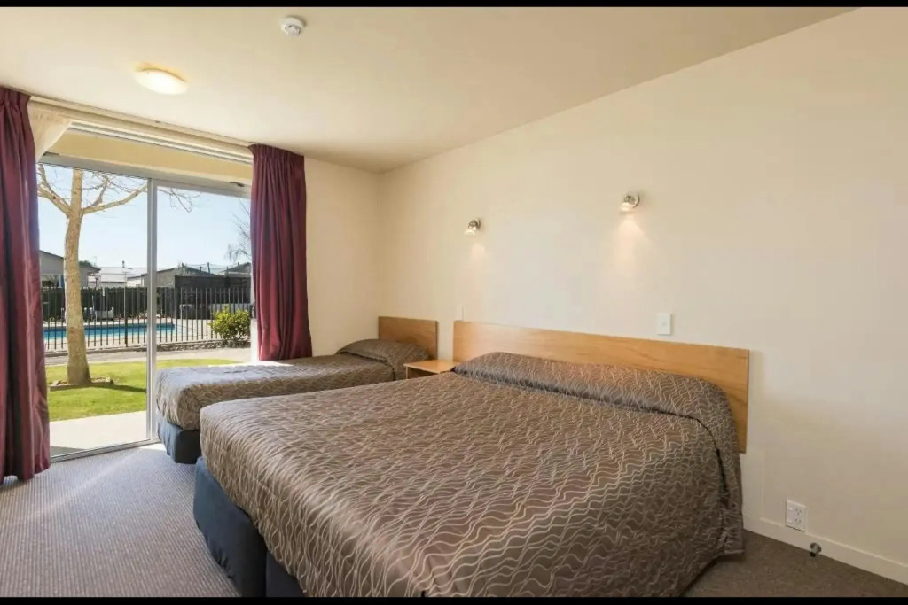 Parkside Motel