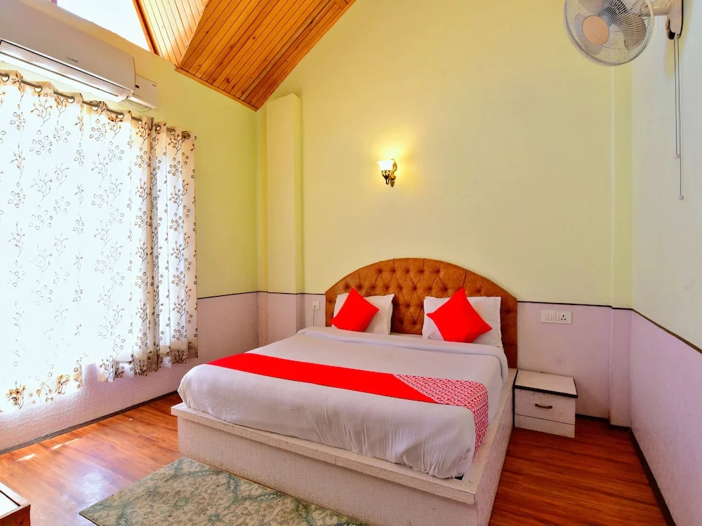 Oyo 36558 Hotel Raxit Inn