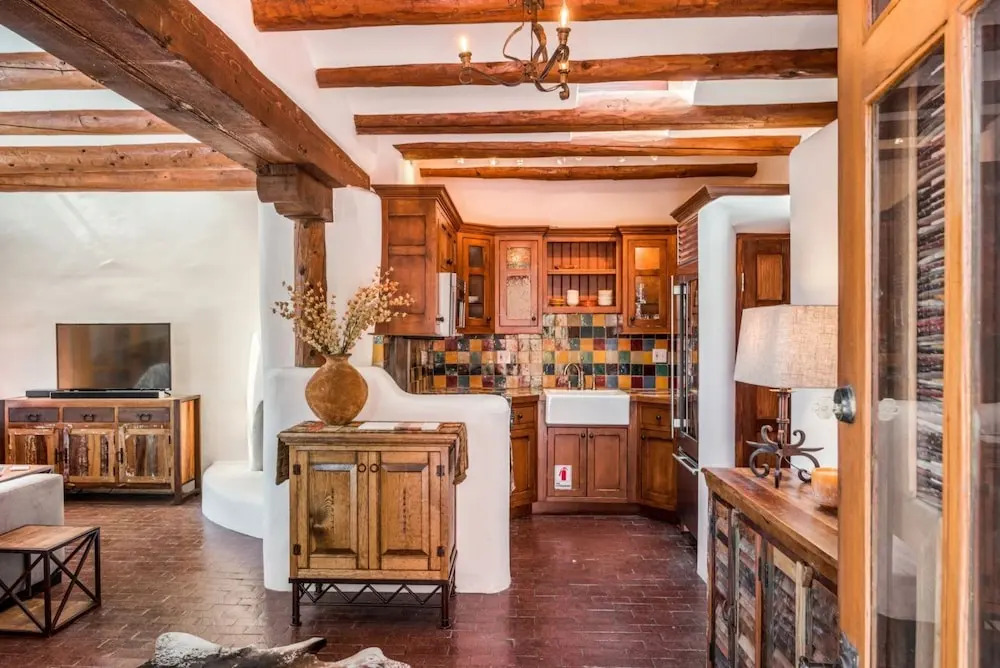 Buena Suerte - Quintessential Eastside Pied-a-terre, Fabulous Views and Patios, Kiva Fireplace, Walk to Canyon Rd. and the Plaza