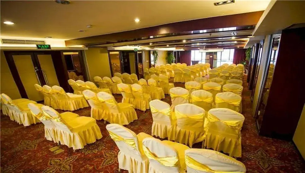 Chengdu Kinfu Center Hotel