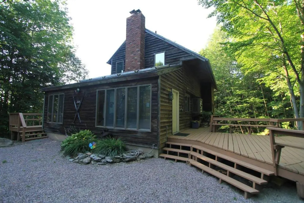 Quaint Stowe Cabin