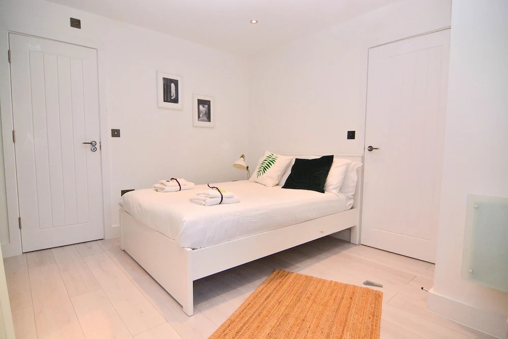 MACARENA WHARF Apartments
