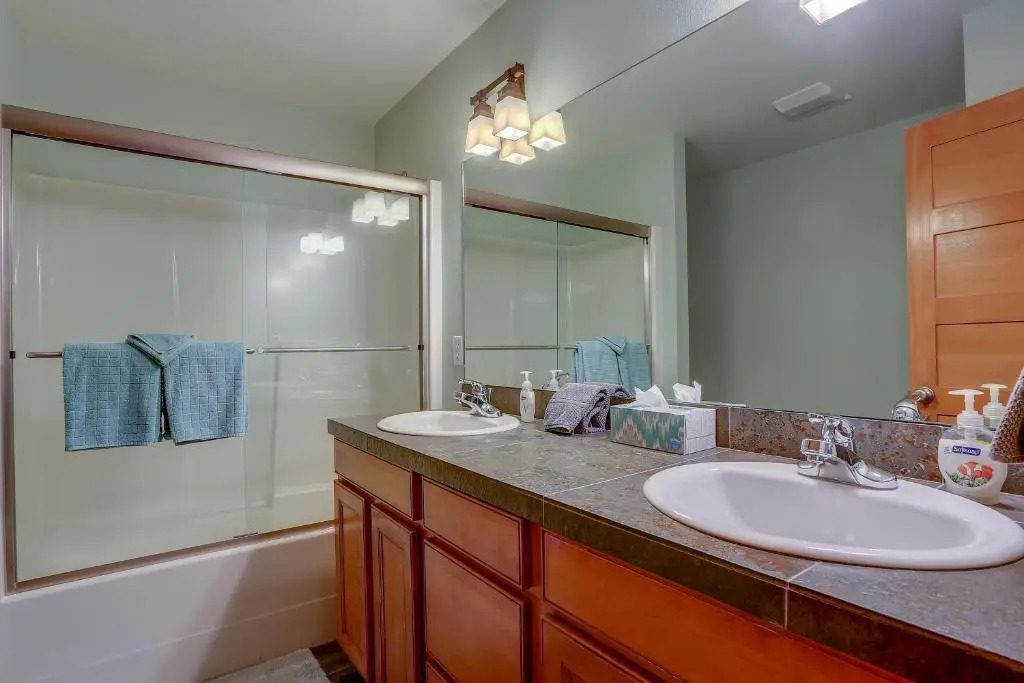 1313 Lincoln Street #B2 3 Bedrooms 3.5 Bathrooms Townhouse