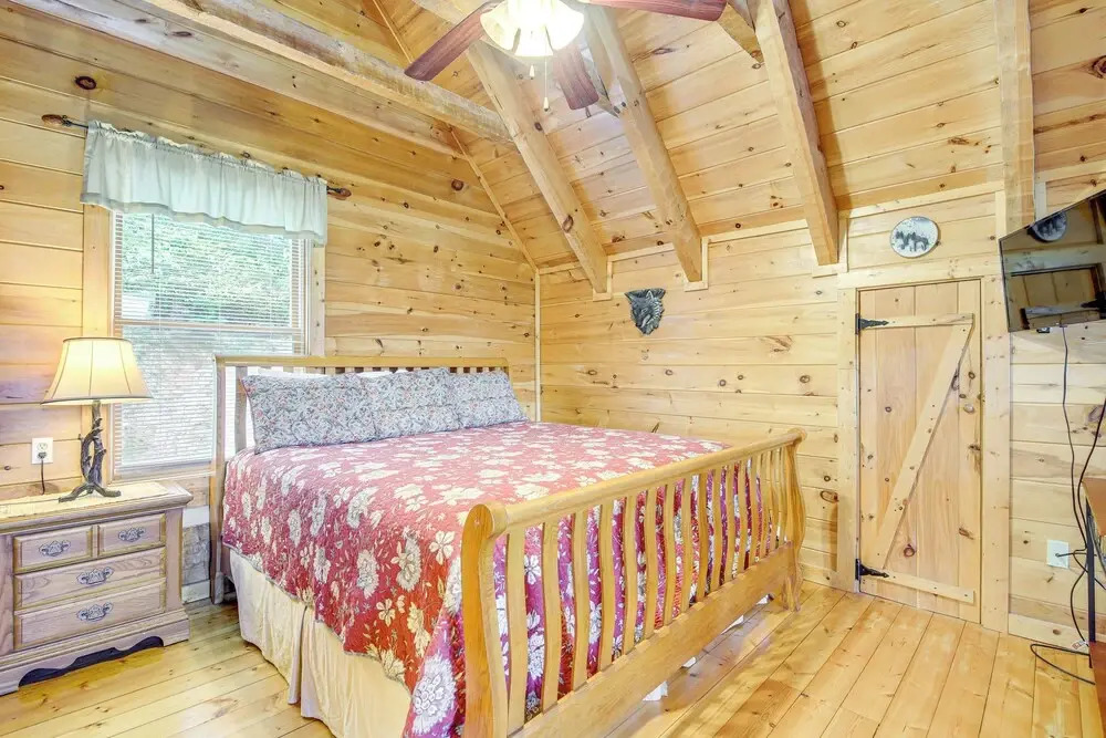 Cabin w/ Community Perks: Half-mi to Ober Mountain