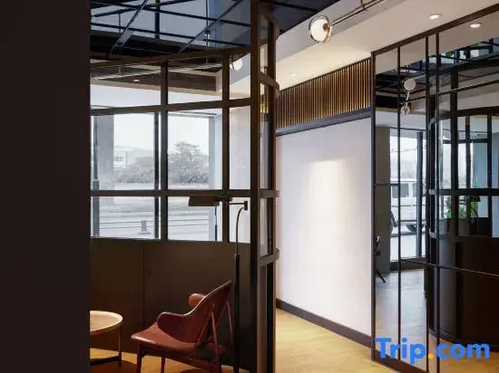 Sfeel Designer Hotel (Chengdu South Railway Station Branch)